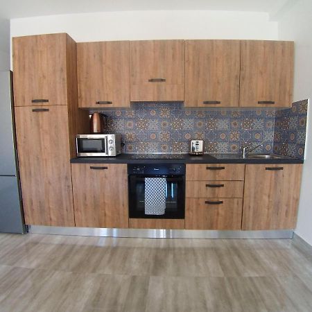 F7 Room 2, Private Bedroom Two Single Beds Shared Bathroom In Shared Flat Msida Bagian luar foto